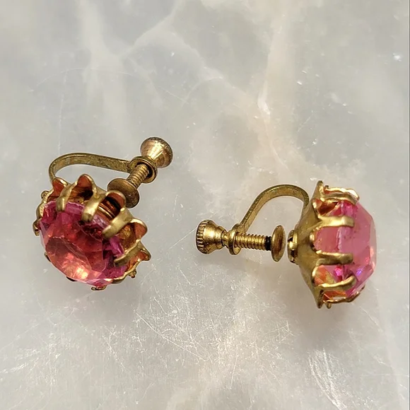 Vintage Pink Rhinestone Screwback Earrings Gold Tone - Picture 1 of 14